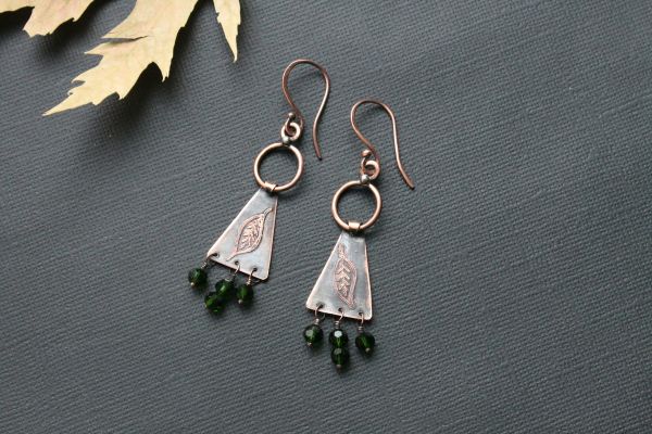 Key Considerations for Choosing Sustainable and Eco-Friendly Jewelry;232Navigating Sustainable Fashion: Your Ultimate Guide to Selecting Recycled Apparel